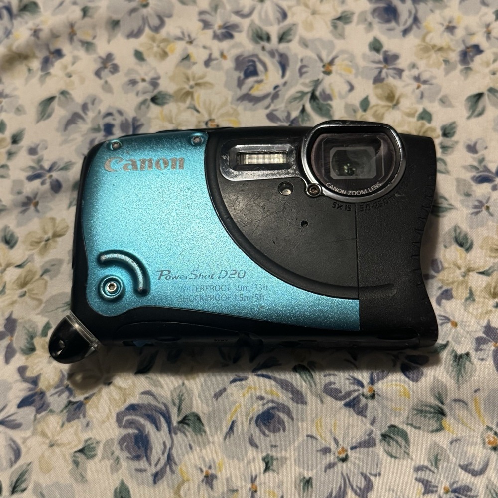 Canon PowerShot D20 Waterproof 12.1MP Digital Camera. *PARTS ONLY* (PLEASE READ)